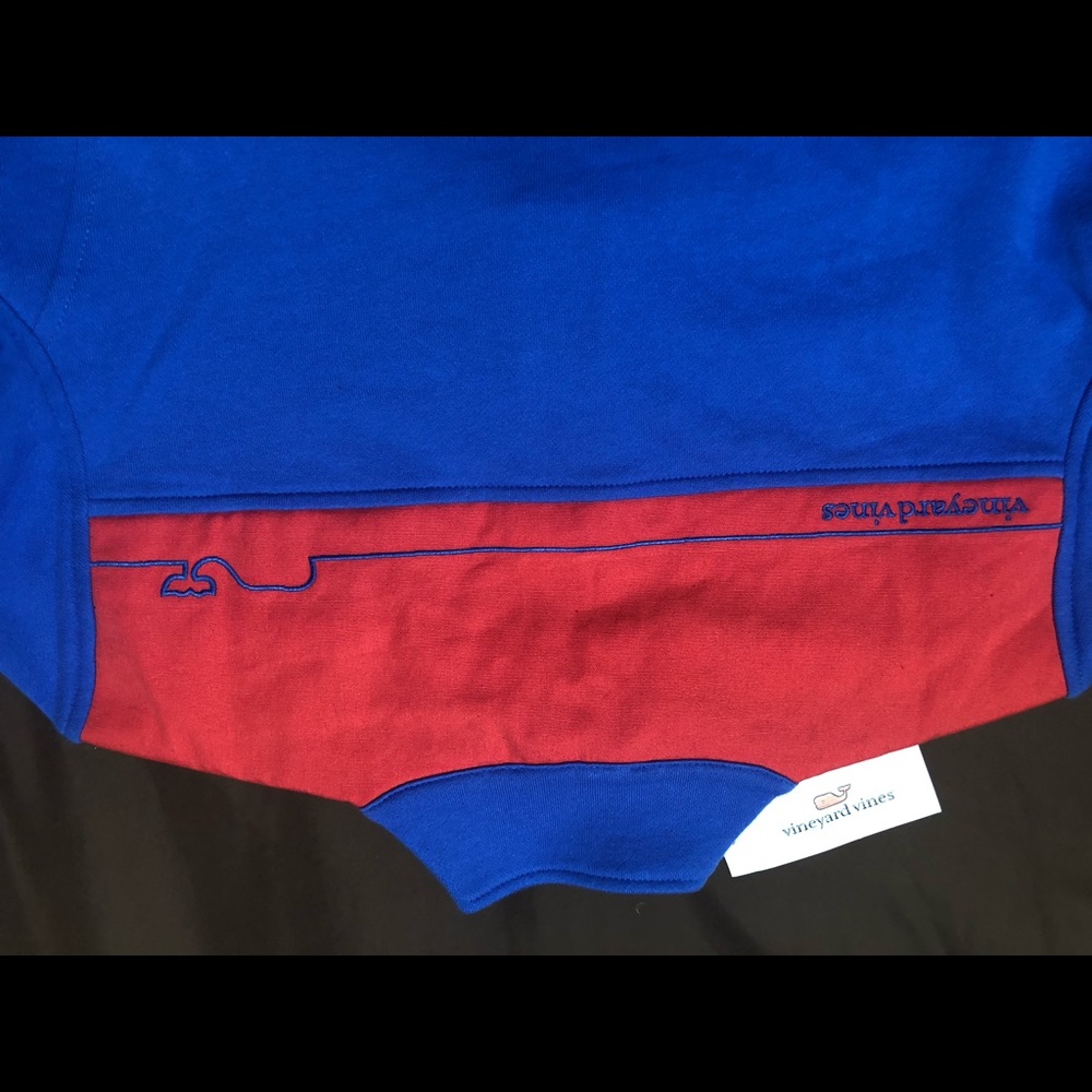 Vineyard vines 1/4 zip sweatshirt with volleyball